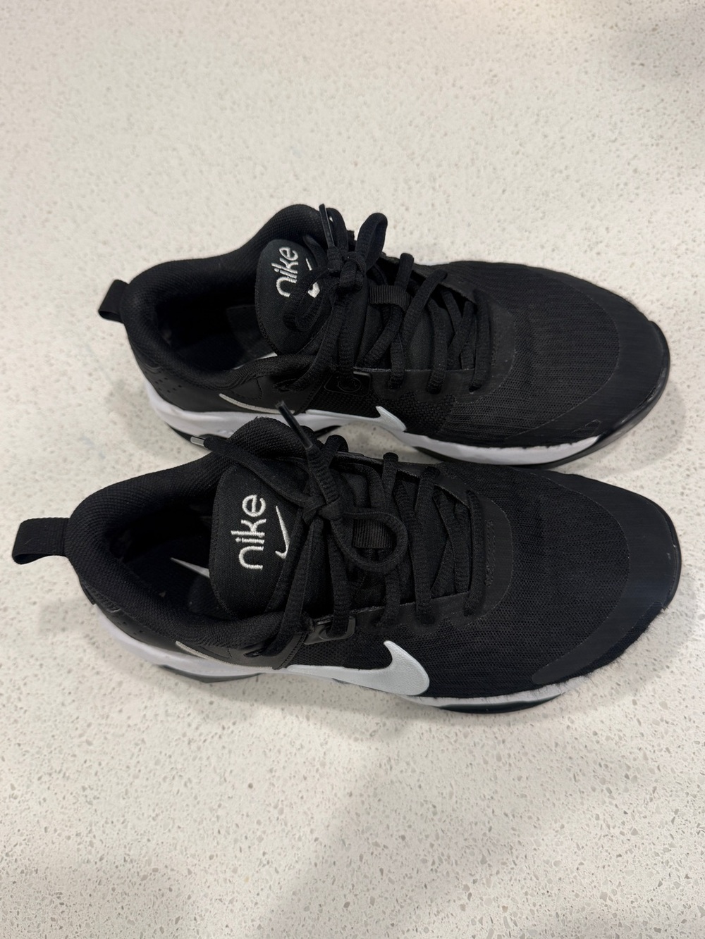 nike womenโs sneakers